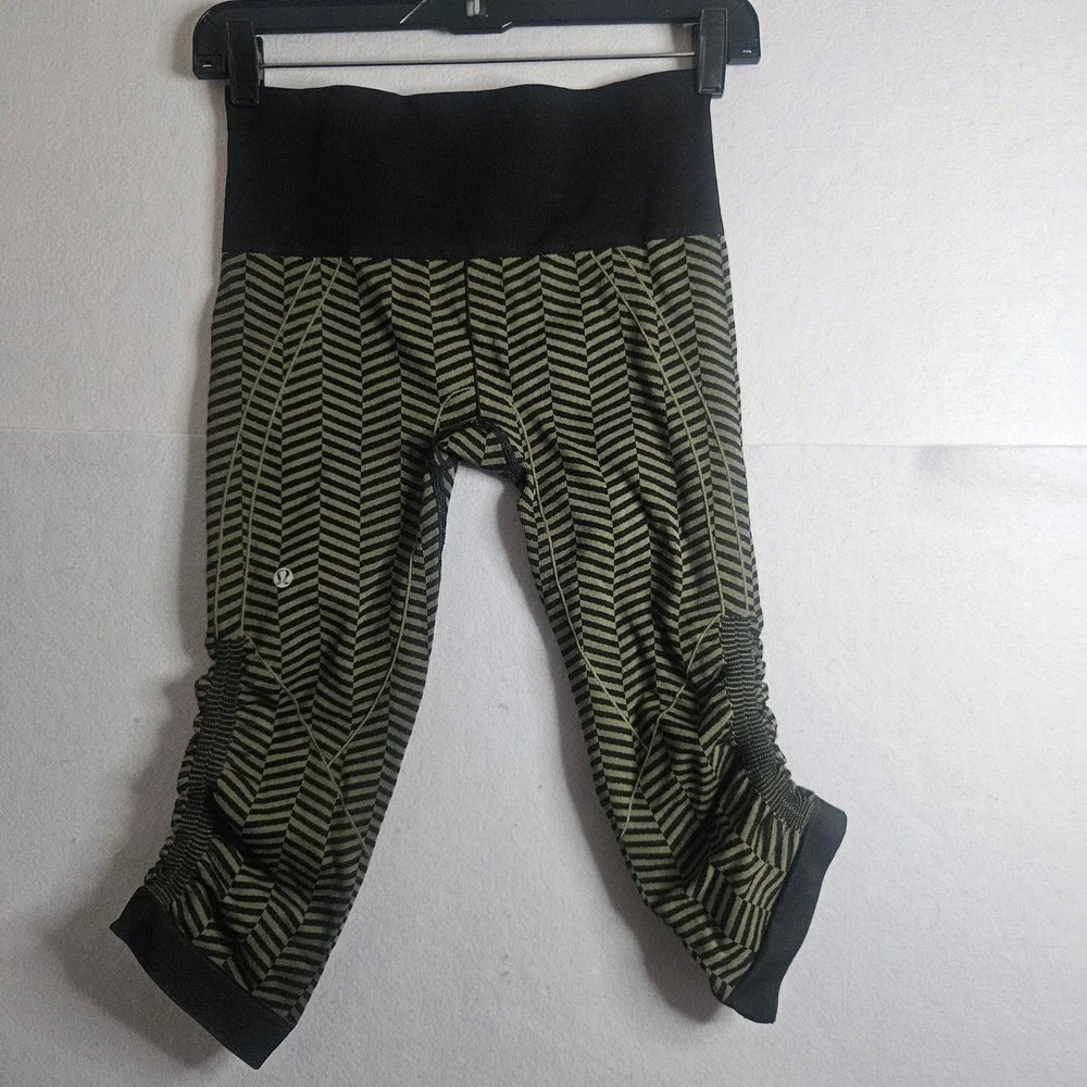 Lululemon Ebb To Street Crop Black Olive Green Chevron Stripe Ruched Leggings 4